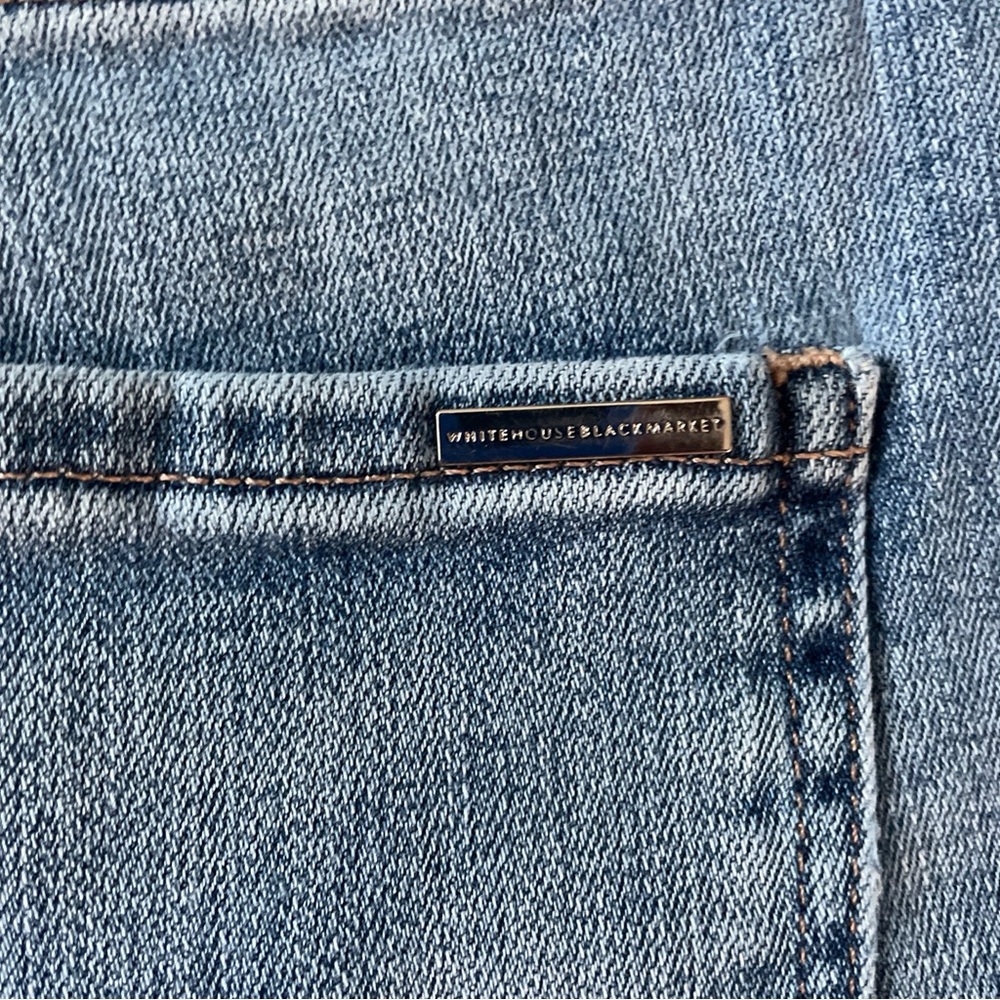 White House Black Market Women's Jeans The Girlfriend Sz 6 Light Wash Distressed - Picture 10 of 10
